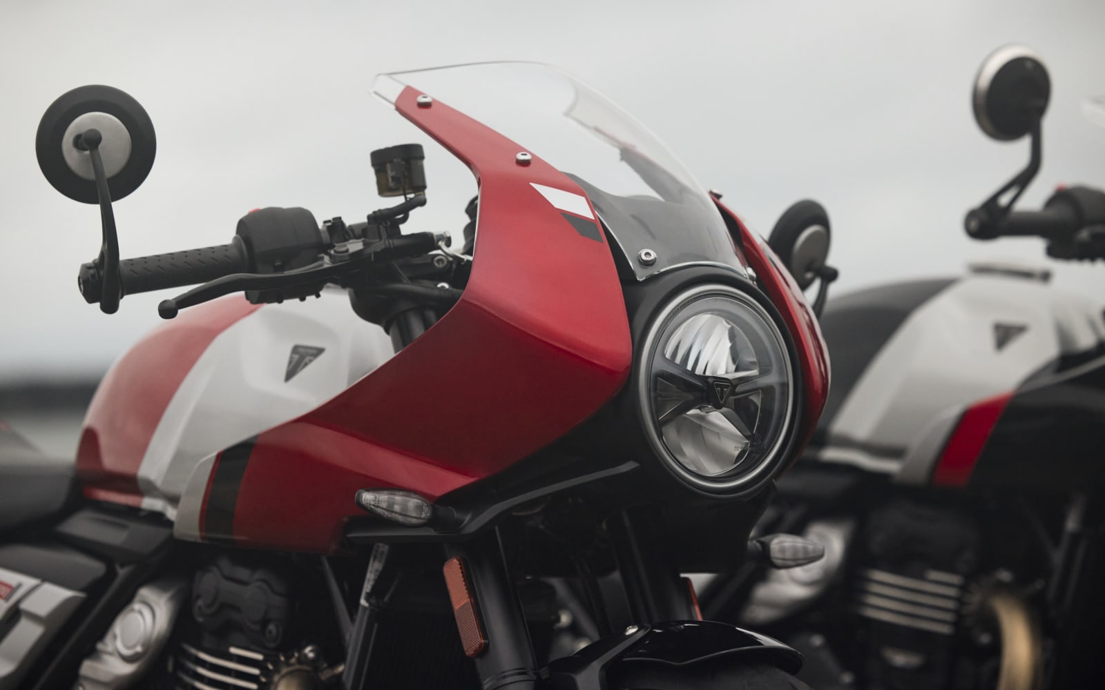 Triumph Thruxton 400 – galeria 2